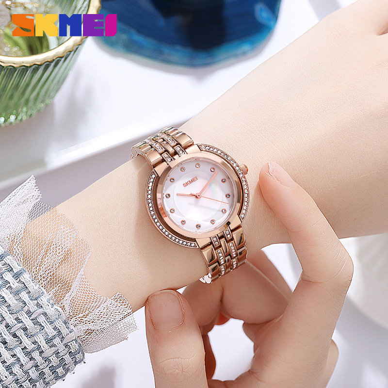 Relógio de Pulso Feminino de Q - Luxury Watch And Bracelet avaliação e preço