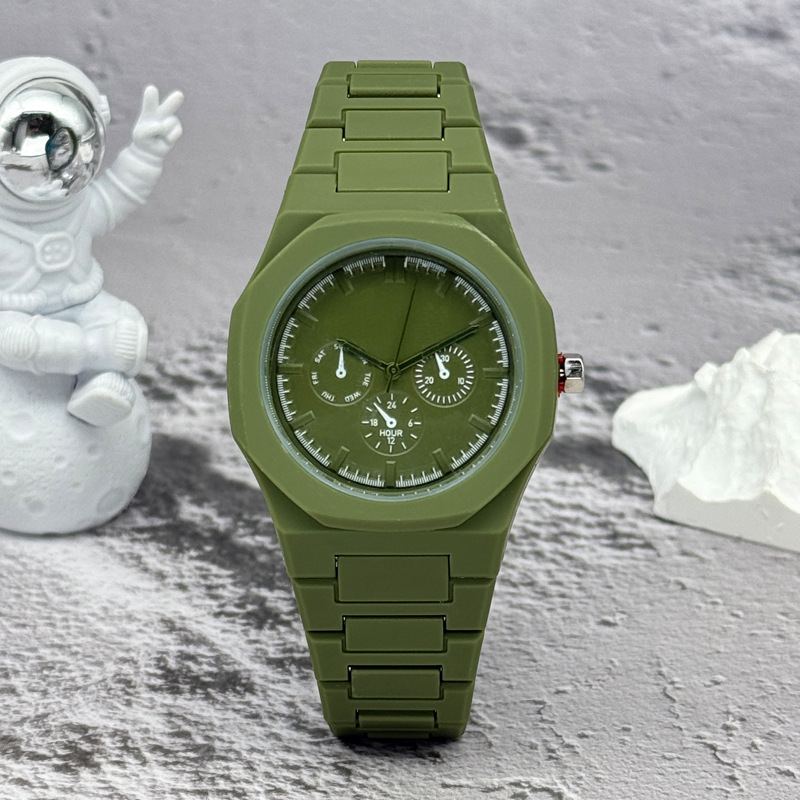 Relógio de Marca Famosa com Mo - Luxury Watch Market avaliação e preço